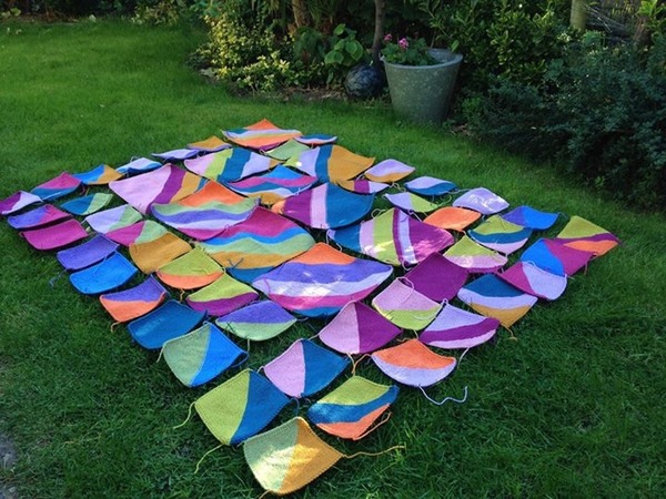 Woolly Hugs. Supporting refugees, lovely crafters and donors, fabulous Mumsnetters we need your help.