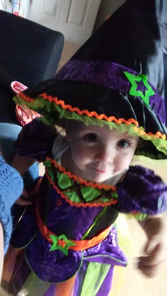 Share pictures of your witches and wizards from this Halloween to win Worst Witch goodies, Halloween choices and £50 Amazon vouchers.