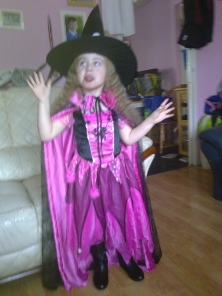 Share pictures of your witches and wizards from this Halloween to win Worst Witch goodies, Halloween choices and £50 Amazon vouchers.