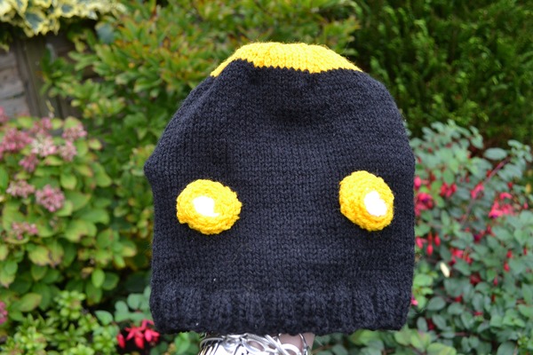 Woolly Hugs. Supporting refugees, lovely crafters and donors, fabulous Mumsnetters we need your help.