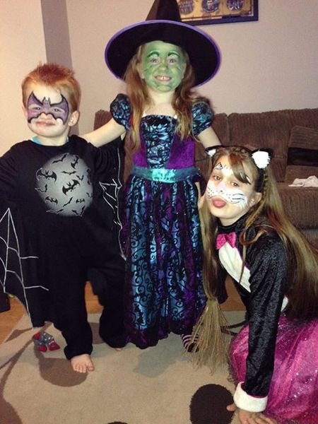Share your Halloween face painting tips with Snazaroo and post a picture for a chance to win a £300 voucher! NOW CLOSED