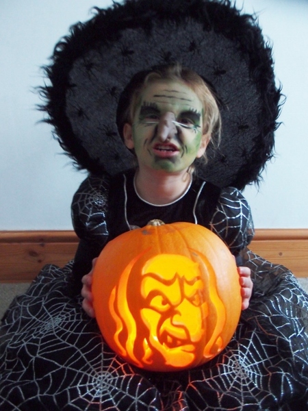 Share pictures of your witches and wizards from this Halloween to win Worst Witch goodies, Halloween choices and £50 Amazon vouchers.