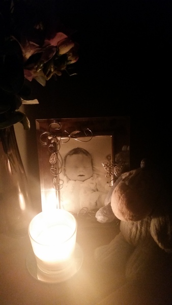AIBU wave of light for baby loss.