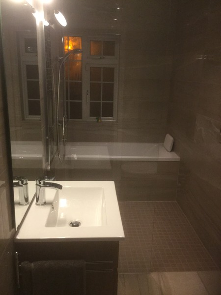 Walk-in shower (tiled floor as opposed to shower tray)