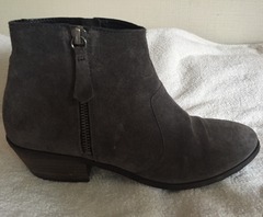 Please can someone help me find some boots like these .. I have failed ..