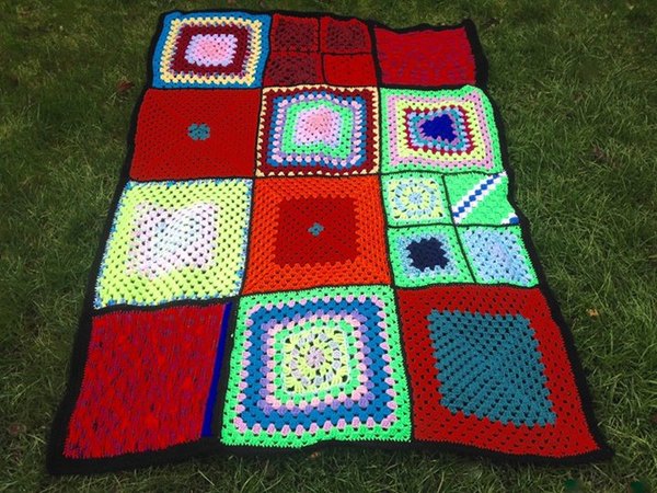 Woolly Hugs. Supporting refugees, lovely crafters and donors, fabulous Mumsnetters we need your help.