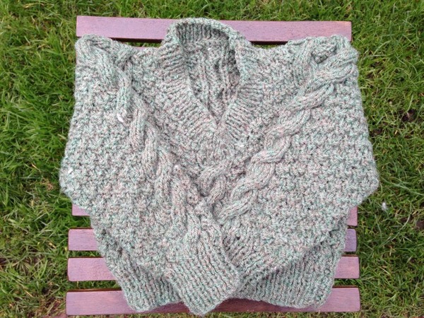 Woolly Hugs. Supporting refugees, lovely crafters and donors, fabulous Mumsnetters we need your help.