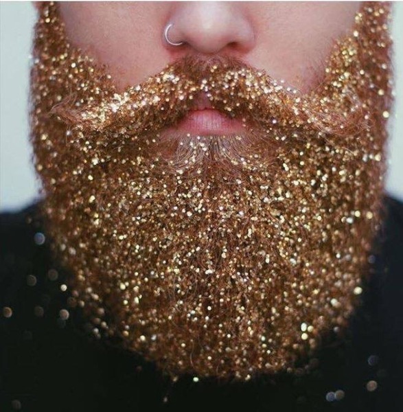 To think that after all the FB glittery shite threads, we need an FB Xmas shite thread?