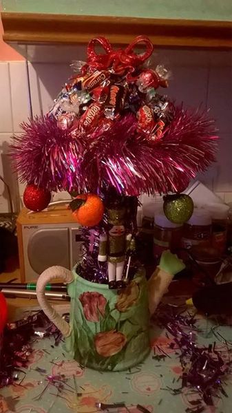 To think that after all the FB glittery shite threads, we need an FB Xmas shite thread?