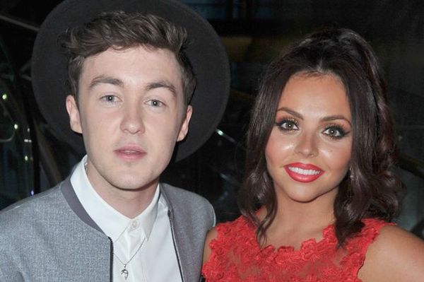 X FACTOR- The LIVE shows start this Sat/Sun, 8pm. But there is no Hallowe'en theme..