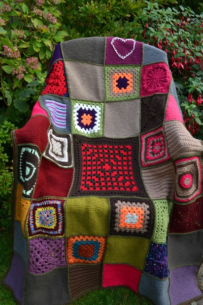 Woolly Hugs. Supporting refugees, lovely crafters and donors, fabulous Mumsnetters we need your help.