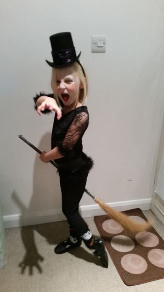 Share pictures of your witches and wizards from this Halloween to win Worst Witch goodies, Halloween choices and £50 Amazon vouchers.