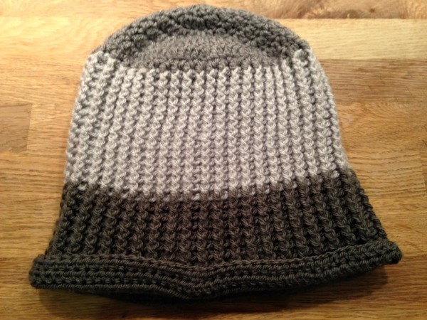 Woolly Hugs. Supporting refugees, lovely crafters and donors, fabulous Mumsnetters we need your help.