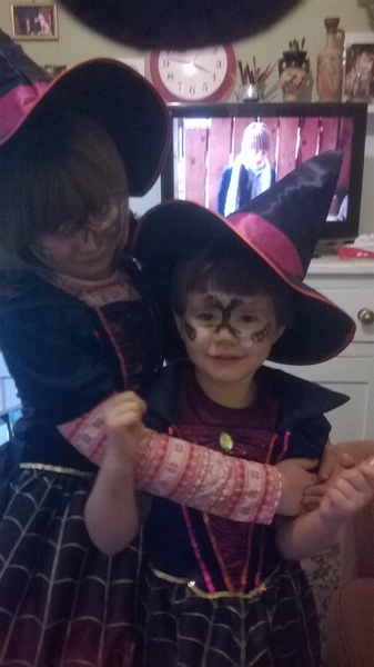 Share pictures of your witches and wizards from this Halloween to win Worst Witch goodies, Halloween choices and £50 Amazon vouchers.