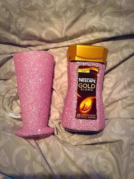 To think that after all the FB glittery shite threads, we need an FB Xmas shite thread?