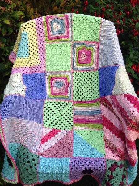 Woolly Hugs. Supporting refugees, lovely crafters and donors, fabulous Mumsnetters we need your help.