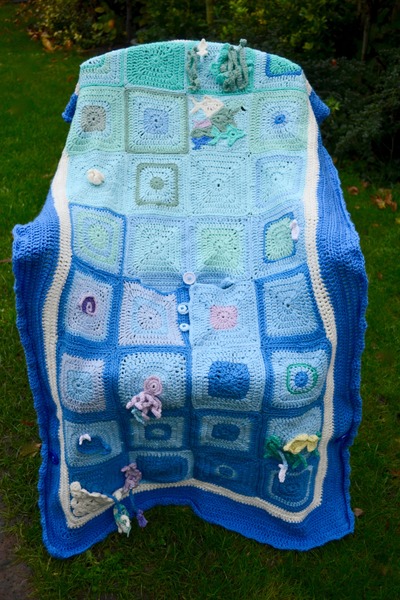 Woolly Hugs. Supporting refugees, lovely crafters and donors, fabulous Mumsnetters we need your help.