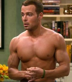 I'm a sensible, grown woman but I can't stop watching Melissa and Joey.