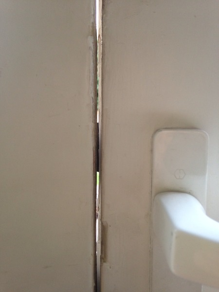 draft excluder/sealer for doors