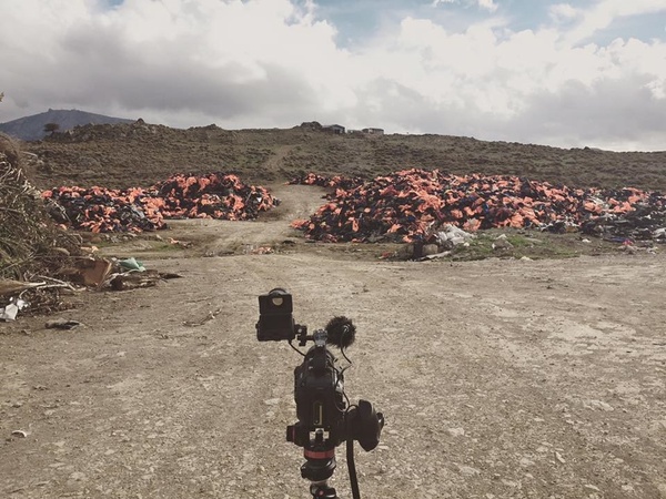 Woolly Hugs. Supporting refugees, lovely crafters and donors, fabulous Mumsnetters we need your help.