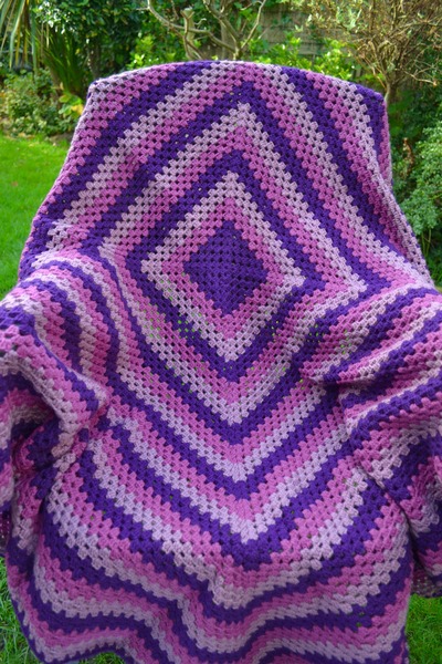 Woolly Hugs. Supporting refugees, lovely crafters and donors, fabulous Mumsnetters we need your help.