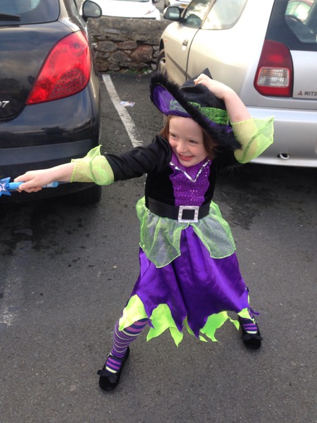 Share pictures of your witches and wizards from this Halloween to win Worst Witch goodies, Halloween choices and £50 Amazon vouchers.