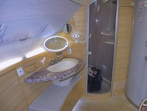 Jennifer Aniston & Emirates as