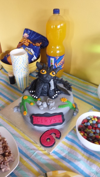 Would anyone enjoy a cake picture thread, for boasting?!