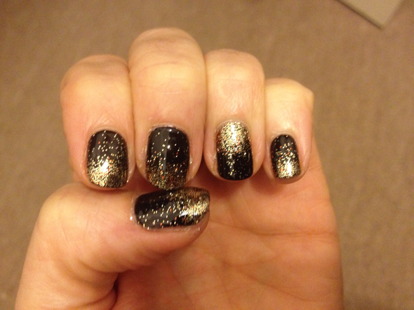 Have YOU done your Christmas toe nail polish?