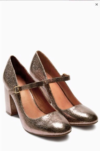 Help me find shoes to wear with this dress please