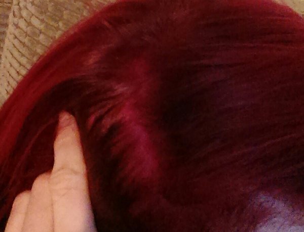 Any idea how i can fix this problem without more bleach? Bright hair colour related.