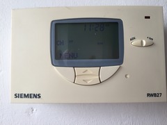 Heating/thermostat confusion - please help