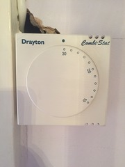 Heating/thermostat confusion - please help