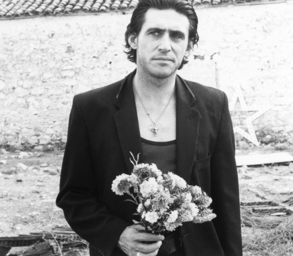to think this is the most handsome man EVER?
