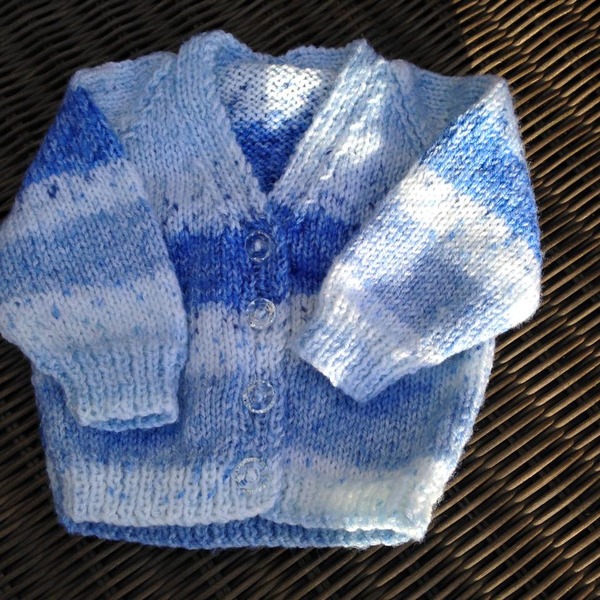 Woolly Hugs. Supporting refugees, lovely crafters and donors, fabulous Mumsnetters we need your help.