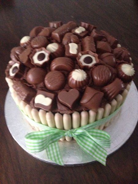 Simple yet effective birthday cake for a 12 year old?