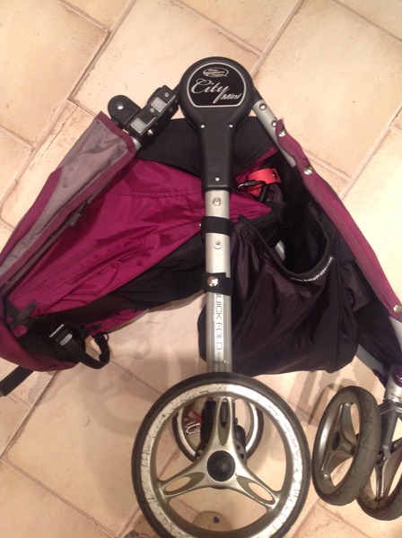 Can't collapse Babyjogger City Mini after washing the seat!