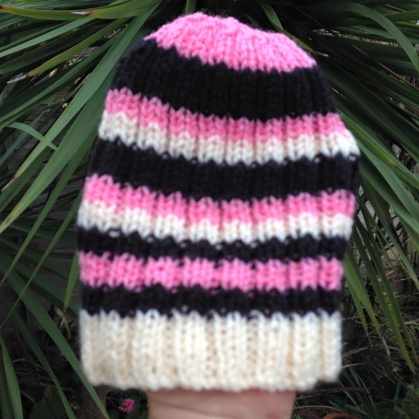 Woolly Hugs. Supporting refugees, lovely crafters and donors, fabulous Mumsnetters we need your help.