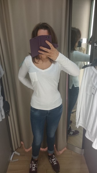 Tops to wear with jeans (hourglass figure)