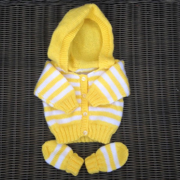 Woolly Hugs. Supporting refugees, lovely crafters and donors, fabulous Mumsnetters we need your help.