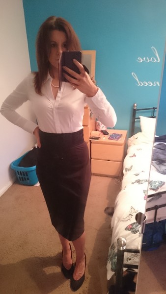 HELP ME! interview in 3 hours, what the Jeff do I wear??