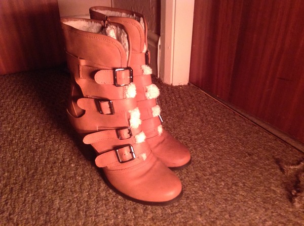 Look at my charity shop find! Look at it!