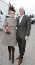 what does one wear to the races?