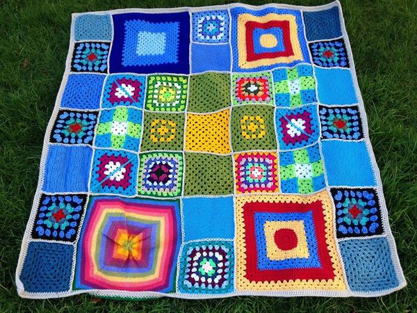 Woolly Hugs. Our Project to help refugees continues. One square, one blanket, a pair of gloves, one warm hat, one step at a time, really every little thing will help. All support welcome.