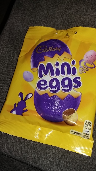 We've had birthday 'twins' and there'll be real twins come the summer!...mini-eggs and GTTs abound on the JSgrads' 45th fred!