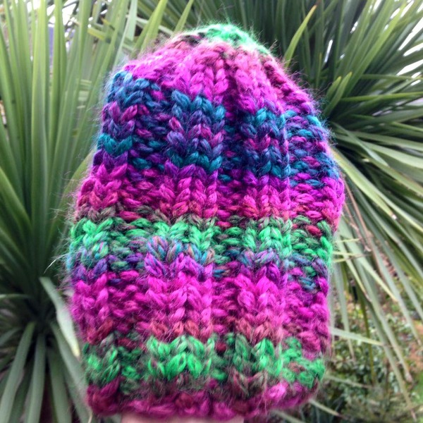 Woolly Hugs. Supporting refugees, lovely crafters and donors, fabulous Mumsnetters we need your help.