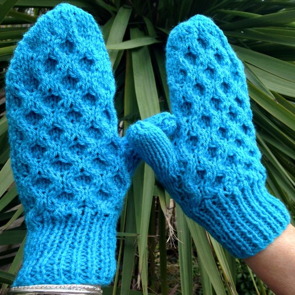 Woolly Hugs. Our Project to help refugees continues. One square, one blanket, a pair of gloves, one warm hat, one step at a time, really every little thing will help. All support welcome.