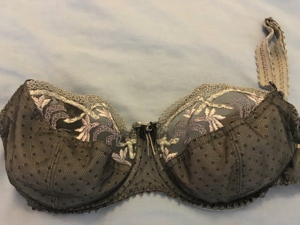 Can any bra people identify my old scabby favourite bra, please? (Pic included)