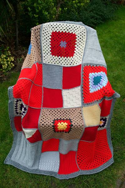 Woolly Hugs. Supporting refugees, lovely crafters and donors, fabulous Mumsnetters we need your help.