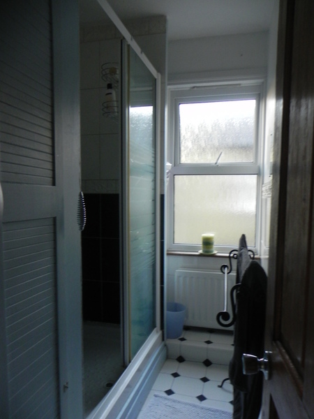 Help me with bathrooms, show me yours and thoughts...